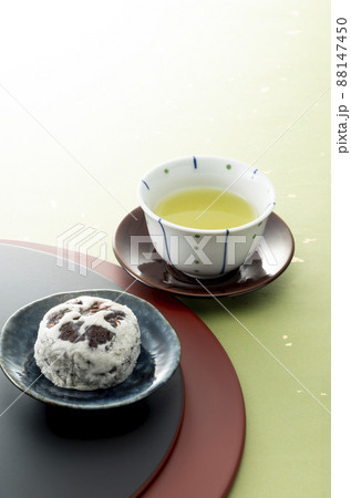 Image of Japanese tea and Japanese sweets Image of Japanese tea and Japanese sweets 88147450