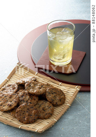 お茶と和菓子 88148062