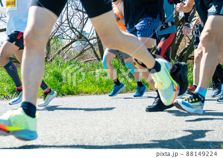 マラソン大会　走る人々6 88149224