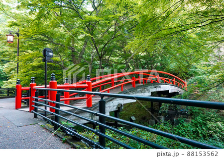 湯沢川に架かる河鹿橋 伊香保温泉(群馬県渋川市) 湯沢川に架かる河鹿橋 伊香保温泉(群馬県渋川市) 88153562