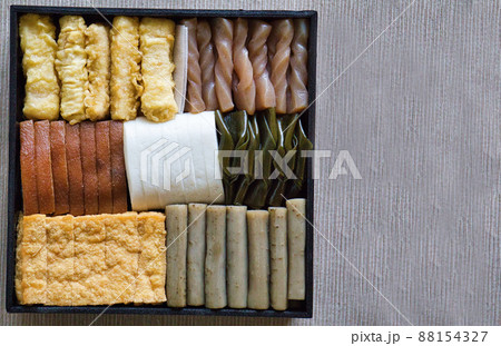 沖縄の重箱イメージ3(白蒲鉾) 沖縄の重箱イメージ3(白蒲鉾) 88154327