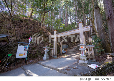 【山梨県】　七面山山門 88155707