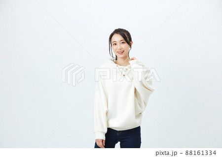 ファッション 若いキレイな女性 ファッション 若いキレイな女性 88161334