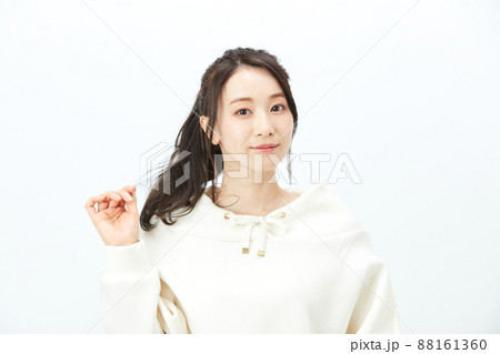 ファッション 若いキレイな女性 ファッション 若いキレイな女性 88161360