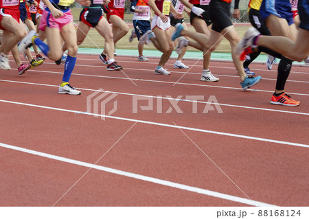 マラソンランナー 88168124