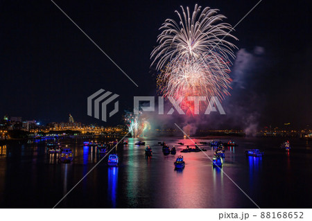 Night view of the Dadaocheng Fireworks Festival 88168652