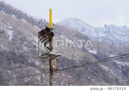 旧碓氷峠鉄道の古びた信号機 旧碓氷峠鉄道の古びた信号機 88170319
