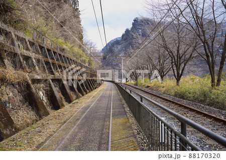 旧碓氷峠鉄道の美しい廃線跡の景色 旧碓氷峠鉄道の美しい廃線跡の景色 88170320
