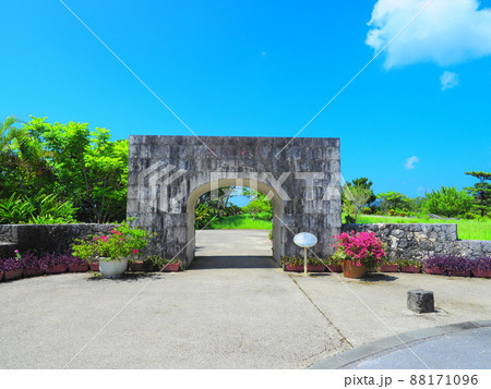 沖縄自動車道、伊芸サービスエリアの風景 沖縄自動車道、伊芸サービスエリアの風景 88171096