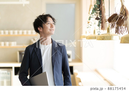 働く人　30代男性 88175454