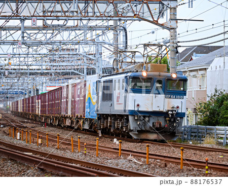 朝のEF64 88176537