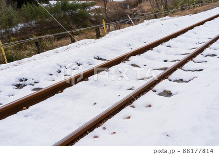 旧碓氷峠鉄道の廃線跡地の情緒ある景色 88177814