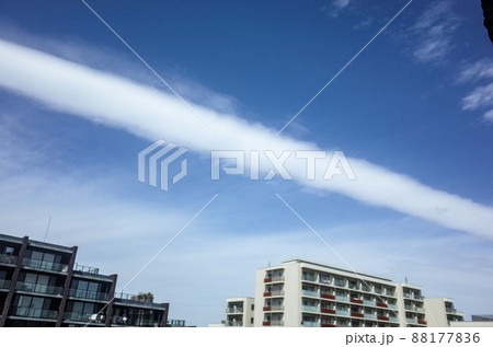 帯状形地震雲 88177836