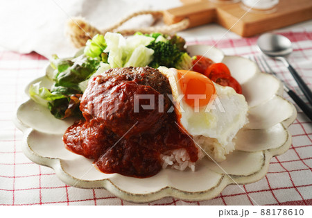 ロコモコ丼(ハンバーグ) 88178610