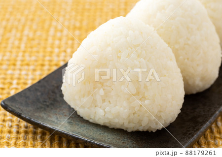 おにぎり 88179261