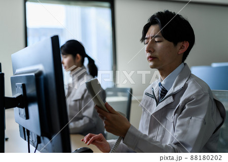 ビジネスシーン 88180202