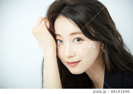 ファッション 若い女性 ファッション 若い女性 88191696