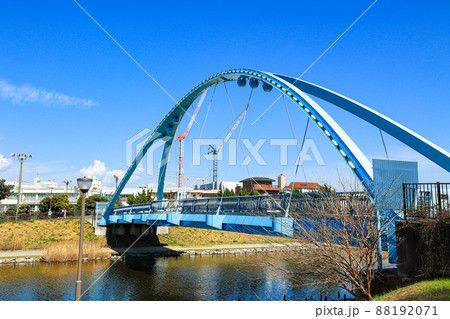 【東京都江戸川区】ふれあい橋と旧中川河川敷の風景 【東京都江戸川区】ふれあい橋と旧中川河川敷の風景 88192071