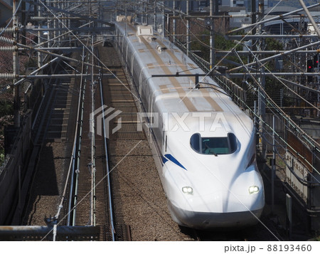 新幹線N700S J19編成 本町跨線橋にて 新幹線N700S J19編成 本町跨線橋にて 88193460