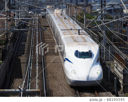 新幹線N700S J12編成 本町跨線橋にて 新幹線N700S J12編成 本町跨線橋にて 88193595