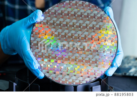 Silicon wafer for manufacturing semiconductor of integrated circuit. 88195803