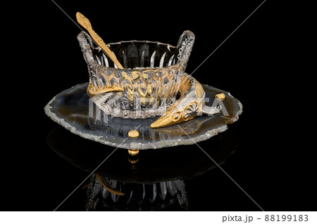 luxury crystal caviar bowl with fish figurine 88199183