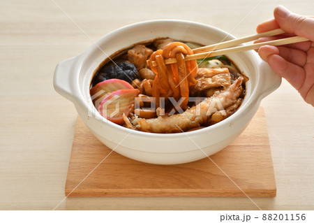 味噌煮込みうどん 88201156