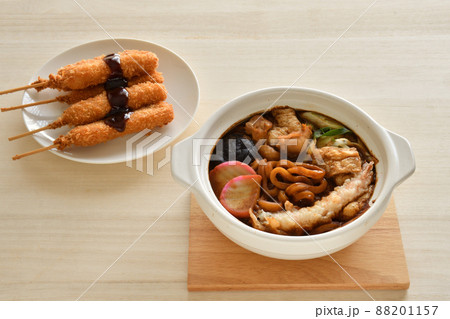 味噌煮込みうどん 味噌煮込みうどん 88201157