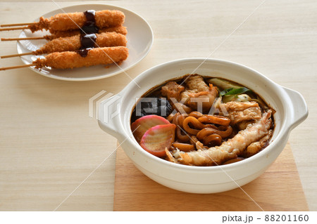 味噌煮込みうどん 味噌煮込みうどん 88201160