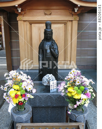 巣鴨のとげぬき地蔵尊高岩寺にある洗い観音 88206181