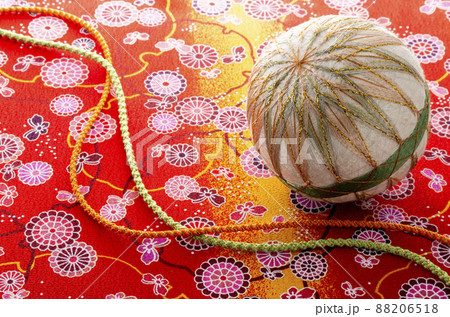 縮緬と手毬の背景素材 88206518