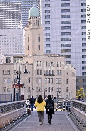 日本の横浜都市景観 横浜税関などを望む。まん延防止発令中だが多くの人出=3月14日 日本の横浜都市景観 横浜税関などを望む。まん延防止発令中だが多くの人出=3月14日 88206822