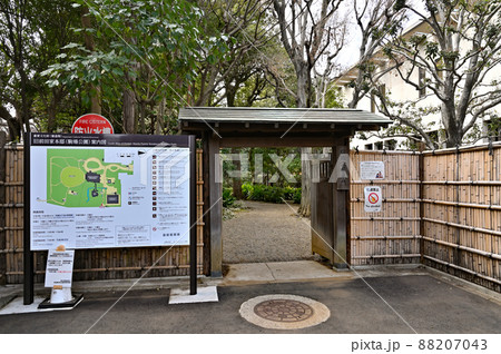 駒場公園:旧前田家本邸 前田侯爵邸 東門 駒場公園:旧前田家本邸 前田侯爵邸 東門 88207043