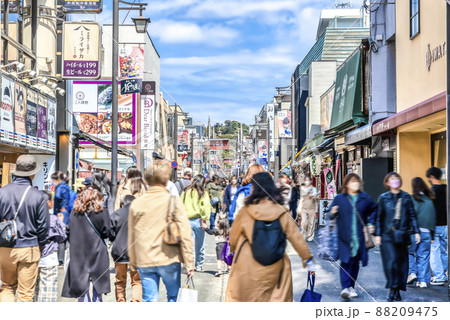 神奈川県の風景　鎌倉駅周辺小町通り 88209475
