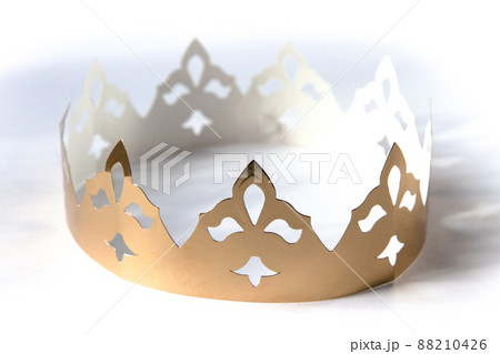 Gold paper king crown isolated on white 88210426