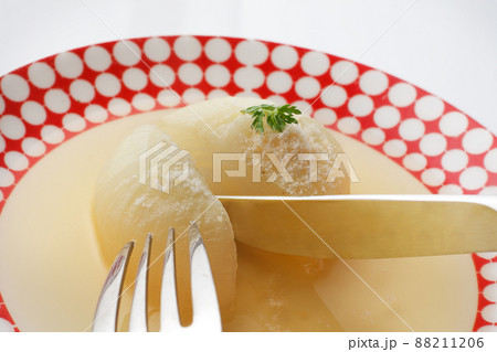 新玉ねぎの丸ごとスープ煮 新玉ねぎの丸ごとスープ煮 88211206