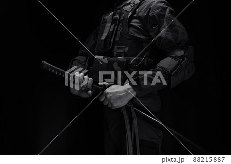 日本刀を構える兵士 日本刀を構える兵士 88215887