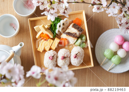 お花見弁当 お花見弁当 88219463