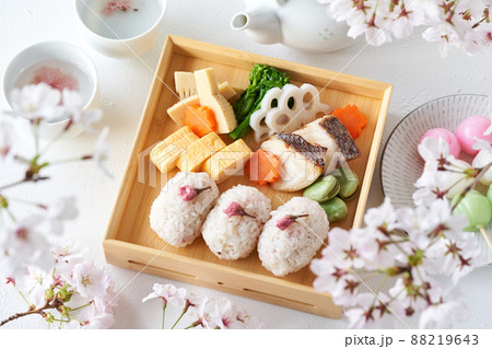 お花見弁当 お花見弁当 88219643