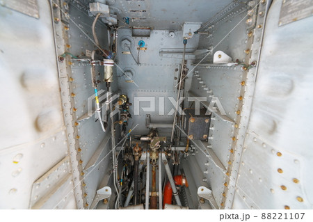 京山ロープウェイ遊園跡に置かれているF104J戦闘機の前輪の格納部4　岡山県岡山市北区 88221107