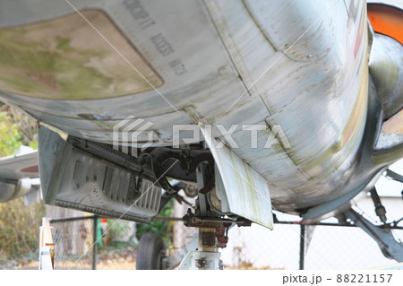京山ロープウェイ遊園跡に置かれているF104J戦闘機の下部2 岡山県岡山市北区 京山ロープウェイ遊園跡に置かれているF104J戦闘機の下部2 岡山県岡山市北区 88221157