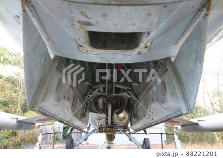 京山ロープウェイ遊園跡に置かれているF104J戦闘機の下部3 岡山県岡山市北区 京山ロープウェイ遊園跡に置かれているF104J戦闘機の下部3 岡山県岡山市北区 88221201