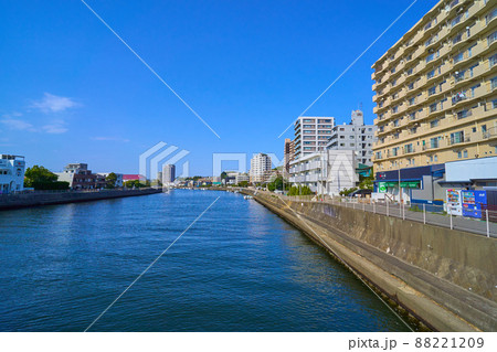 神奈川県藤沢市片瀬海岸の弁天橋から北東側(片瀬海岸1丁目,2丁目など)の眺望 神奈川県藤沢市片瀬海岸の弁天橋から北東側(片瀬海岸1丁目,2丁目など)の眺望 88221209