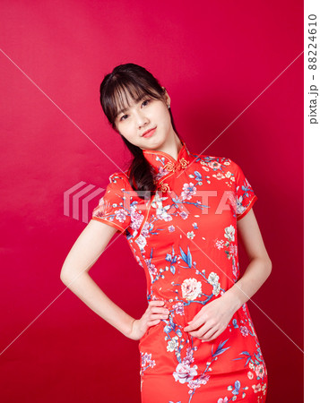 ポーズ 格好 姿勢 88224610