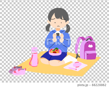 お弁当を食べている女の子 88228862