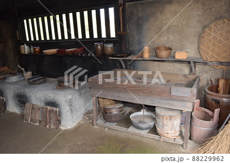 かまど 古風な台所 かまど 古風な台所 88229962