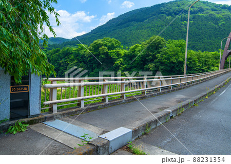 わたらせ渓谷　水沼駅付近　黒保根大橋　荒神山方向　初夏の風景　　　 88231354