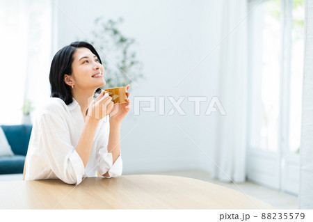女性 ティータイム 女性 ティータイム 88235579