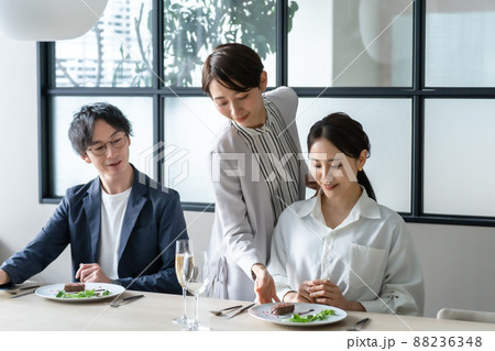 ランチ レストラン 男女 記念日 ランチ レストラン 男女 記念日 88236348