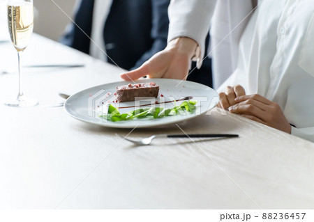 レストラン デート 顔切り レストラン デート 顔切り 88236457